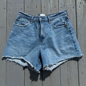 Abercrombie & Fitch Dad Short High-Rise Size 14 Frayed Hem